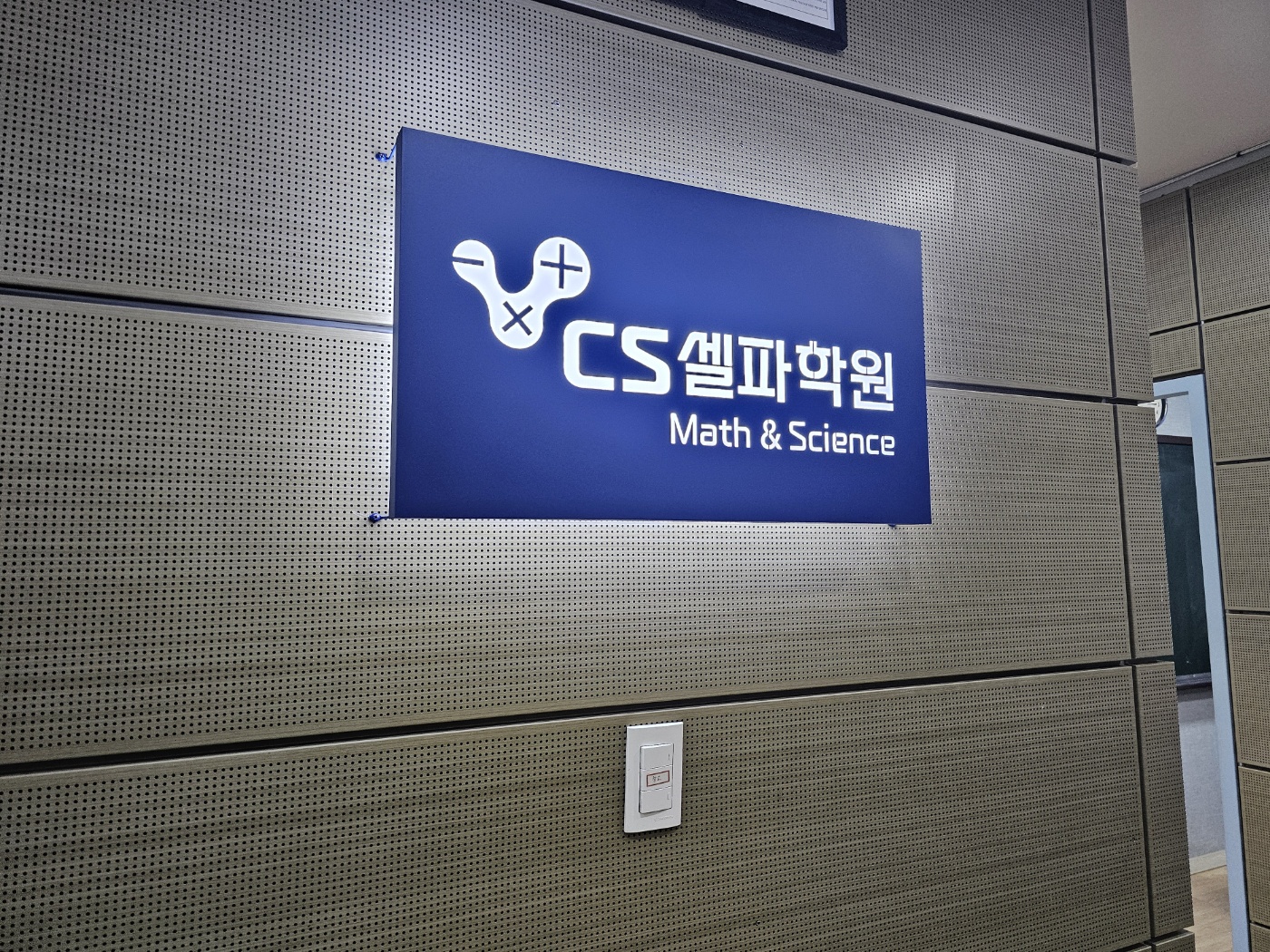 3695294320_5VTz74nm_df4d6cb10397635e5cad04ee27d7757557f4f23e.jpg 이미지크게보기